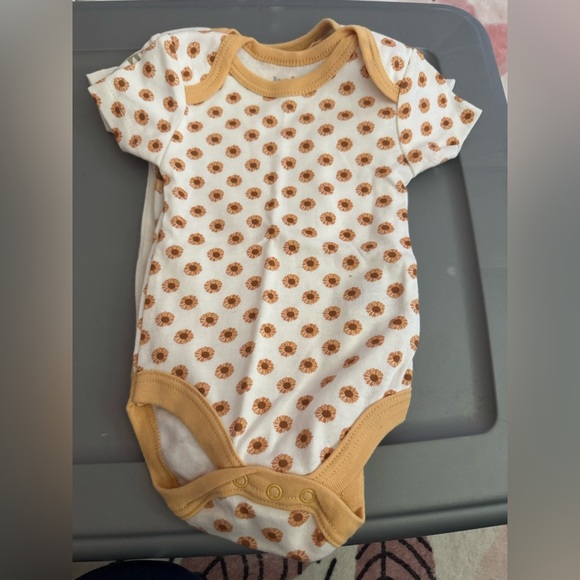 3PC Baby Gear 0-3M Fall Sunflower Onesies, 2 Brand New - Picture 4 of 4